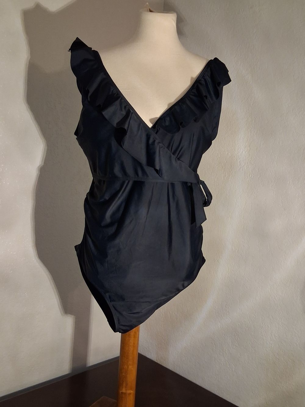 Kindred Bravely Black Maternity One-Piece Swimsuit Size XL